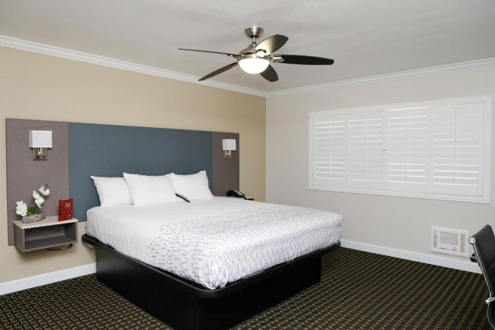 Sea Breeze Inn - San Simeon