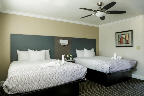 Sea Breeze Inn - San Simeon image 22