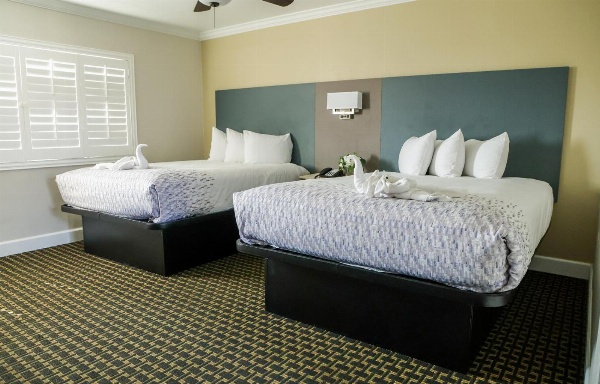 Sea Breeze Inn - San Simeon image 4