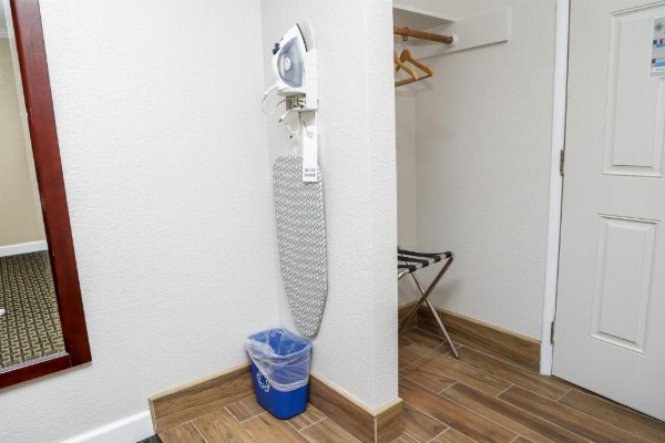 Sea Breeze Inn - San Simeon image 48