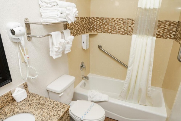 Sea Breeze Inn - San Simeon image 49