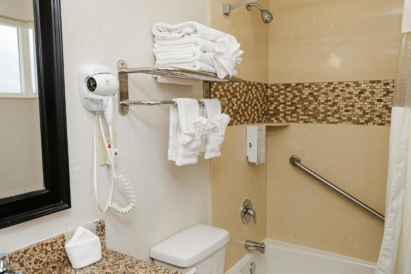 Sea Breeze Inn - San Simeon image 50