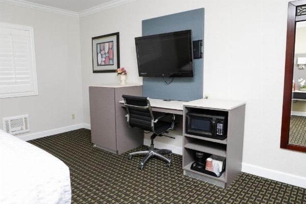 Sea Breeze Inn - San Simeon image 56