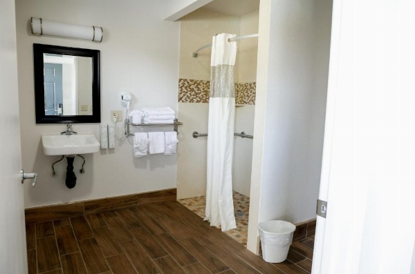 Sea Breeze Inn - San Simeon image 67